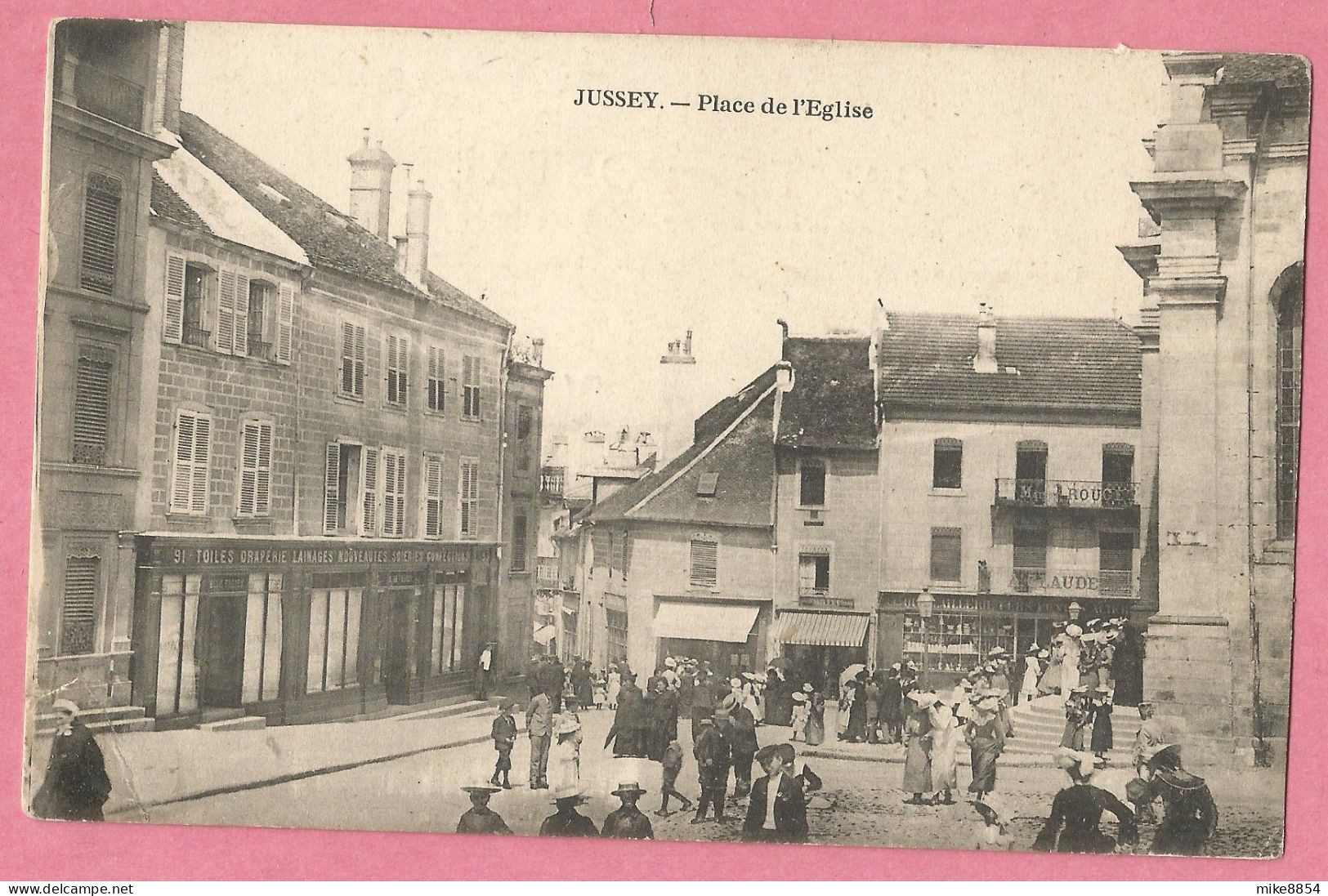 SAS0285   CPA  JUSSEY  (Haute-Saône)  Place De L'église  ++++++++++++++ - Jussey