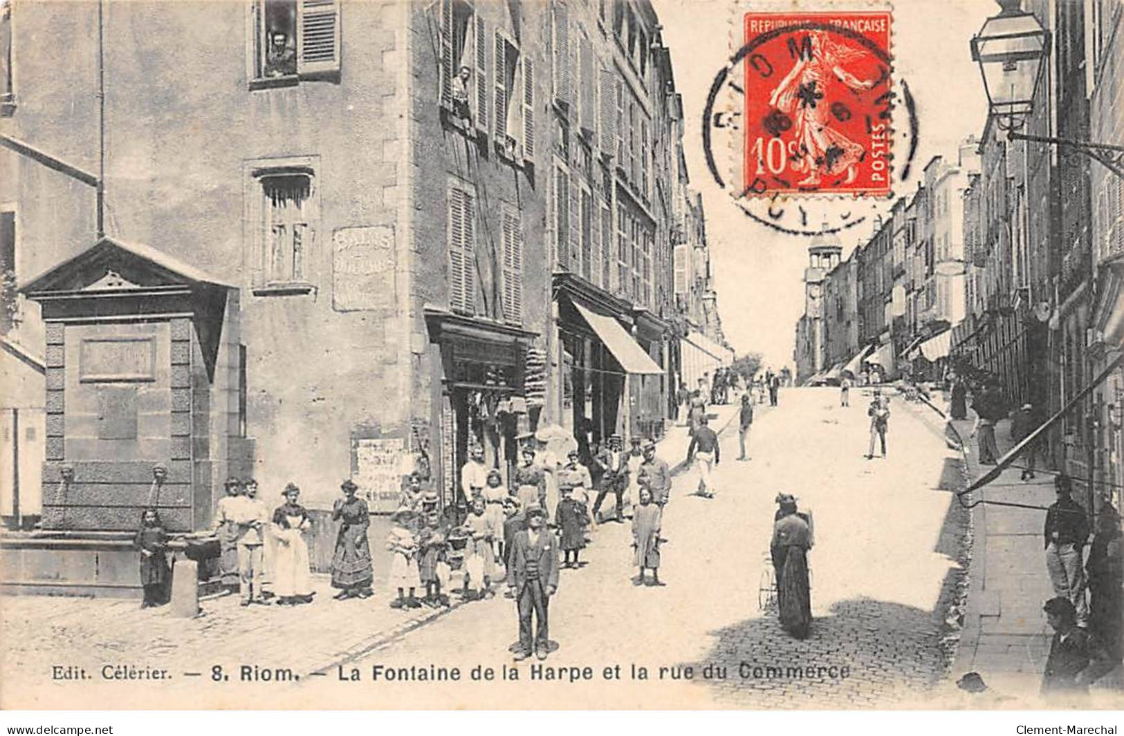 RIOM - La Fontaine De La Harpe Et La Rue Du Commerce - Très Bon état - Riom