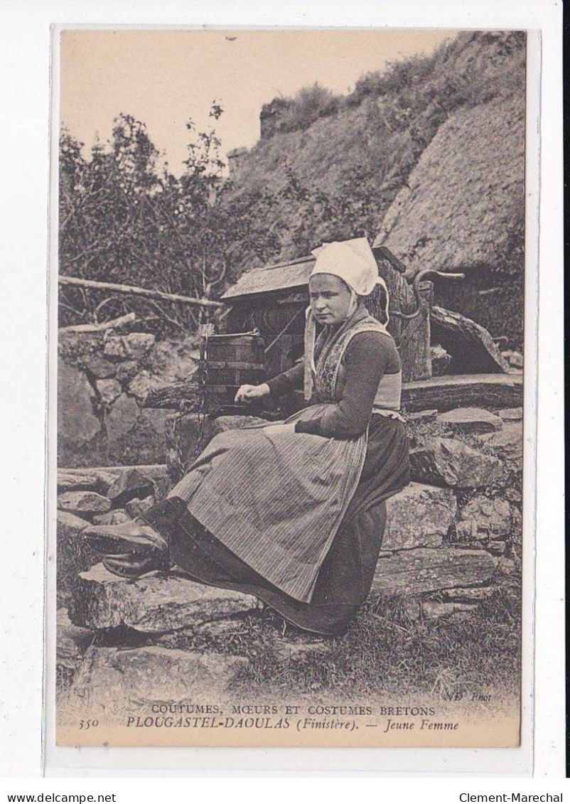 PLOUGASTEL-DAOULAS : Une Jeune Femme Du Village, C.M.C.B - Très Bon état - Plougastel-Daoulas