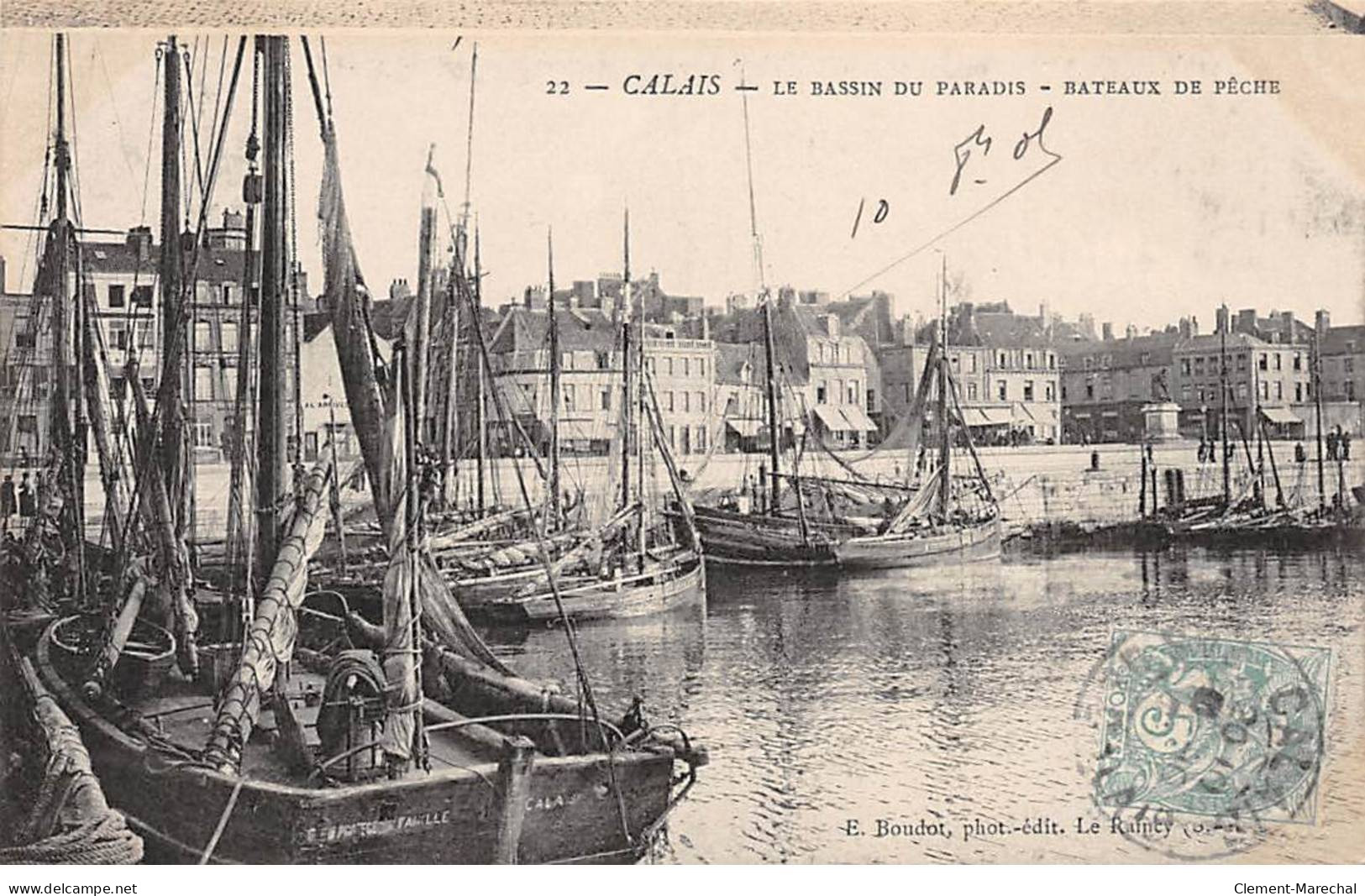 CALAIS - Le Bassin Du Paradis - Bateaux De Pêche - Très Bon état - Calais