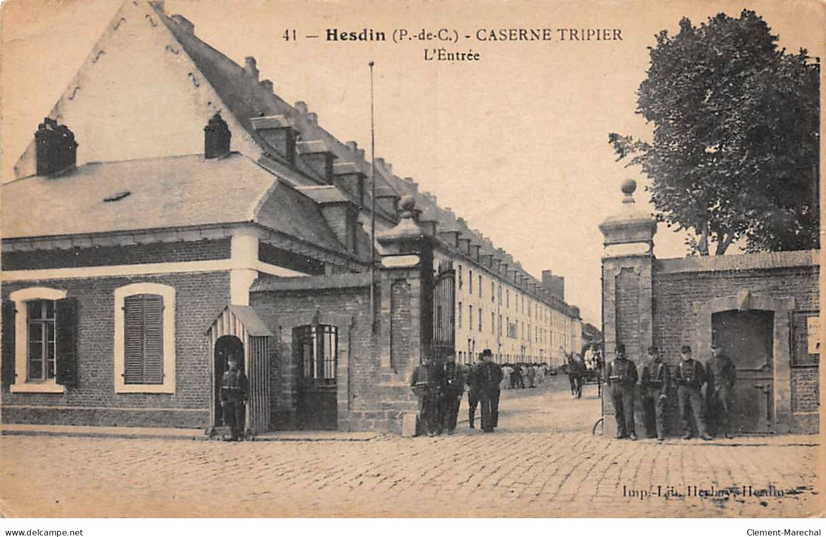 HESDIN - Caserne Tripier - L'Entrée - Très Bon état - Hesdin