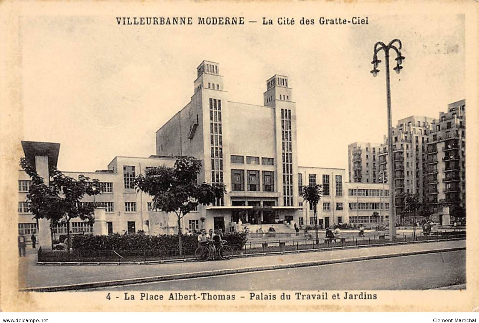 VILLEURBANNE MODERNE - La Cité Des Gratte Ciel - La Place Albert Thomas - Très Bon état - Villeurbanne