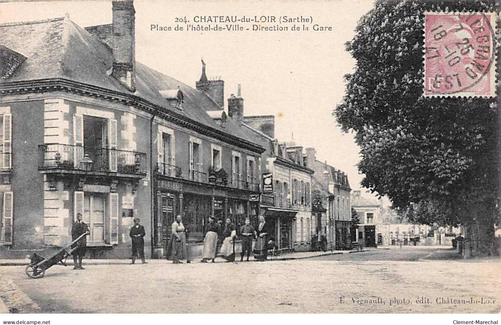 CHATEAU DU LOIR - Place De L'Hôtel De Ville - Direction De La Gare - Très Bon état - Chateau Du Loir