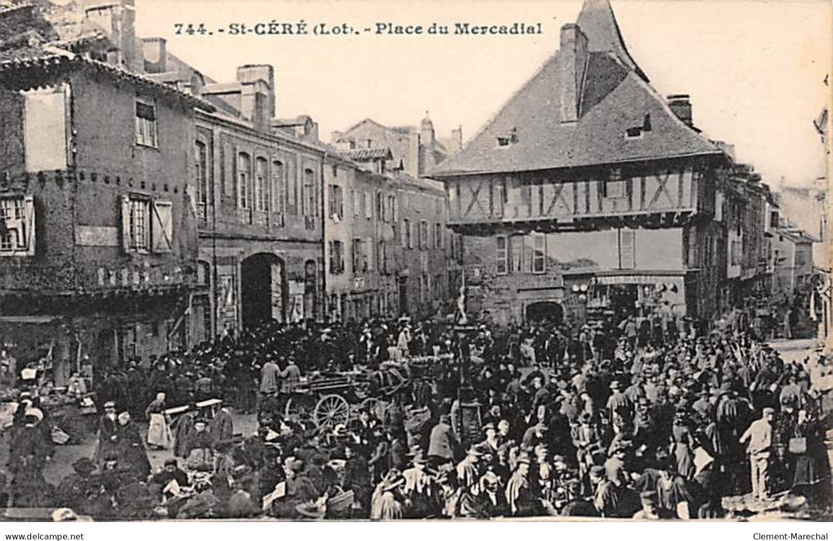 SAINT CERE - Place Du Mercadial - Très Bon état - Saint-Céré