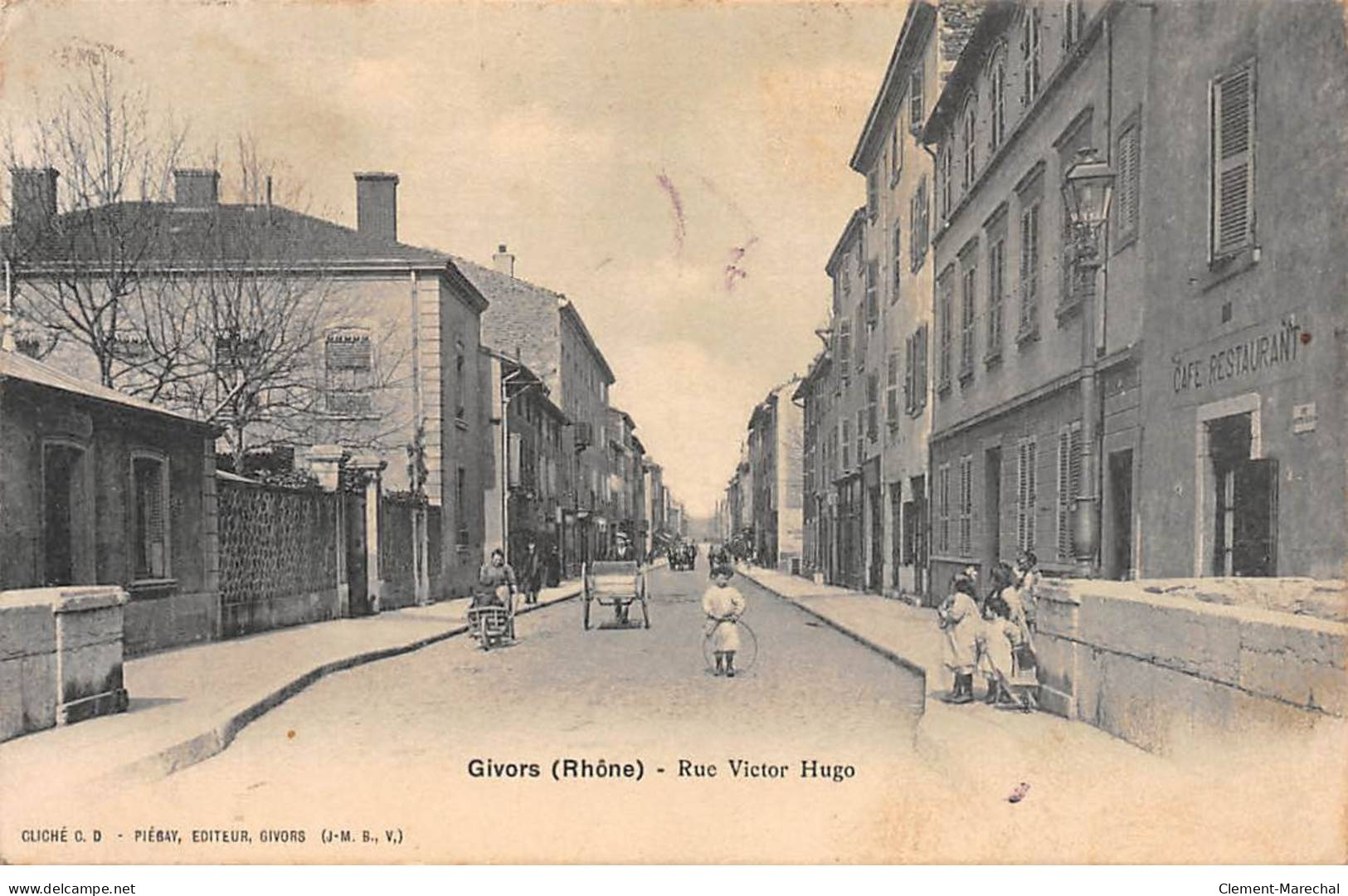 GIVORS - Rue Victor Hugo - Très Bon état - Givors