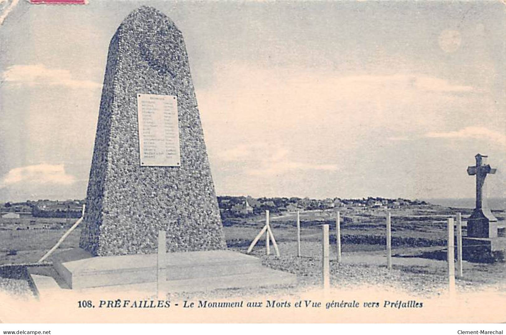 PREFAILLES - Le Monument Aux Morts Et Vue Générale Près Préfailles - Très Bon état - Préfailles