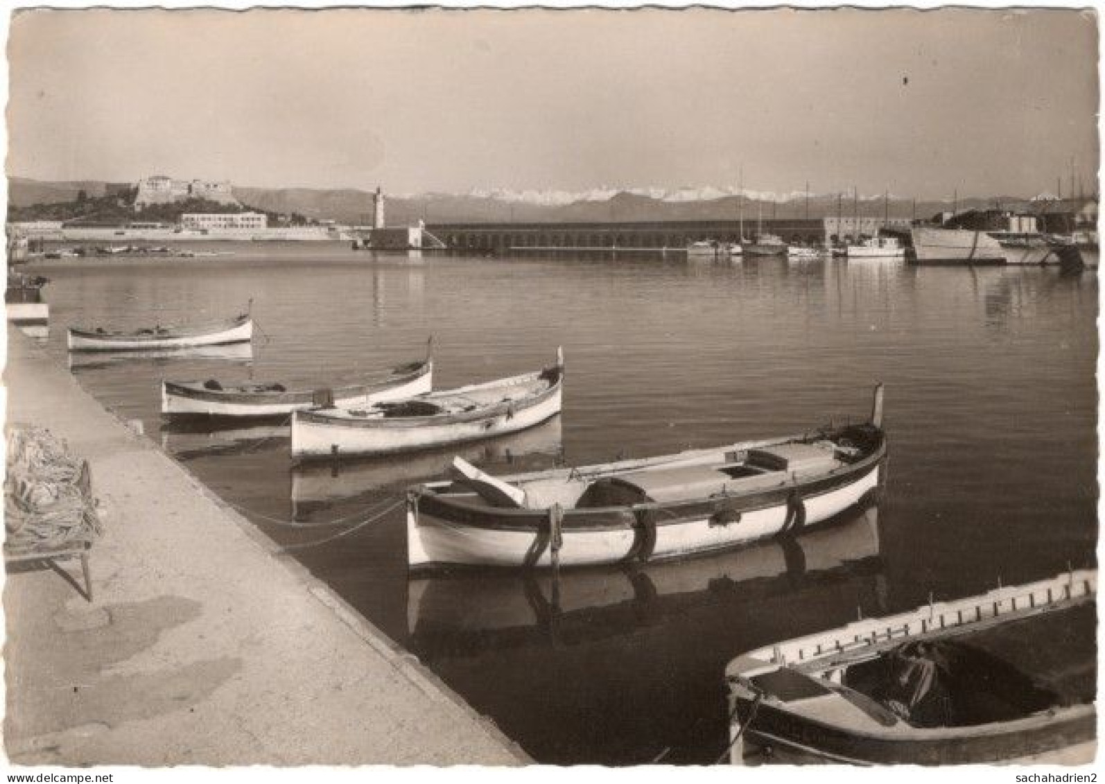 06. Gf. ANTIBES. Le Port, Le Fort Carré Et La Chaîne Des Alpes. 25 - Andere & Zonder Classificatie