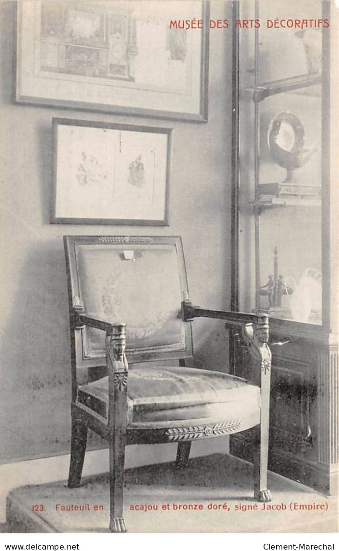 PARIS - Musée Des Arts Décoratifs - Fauteuil En Acajou Et Bronze Doré - Très Bon état - District 01