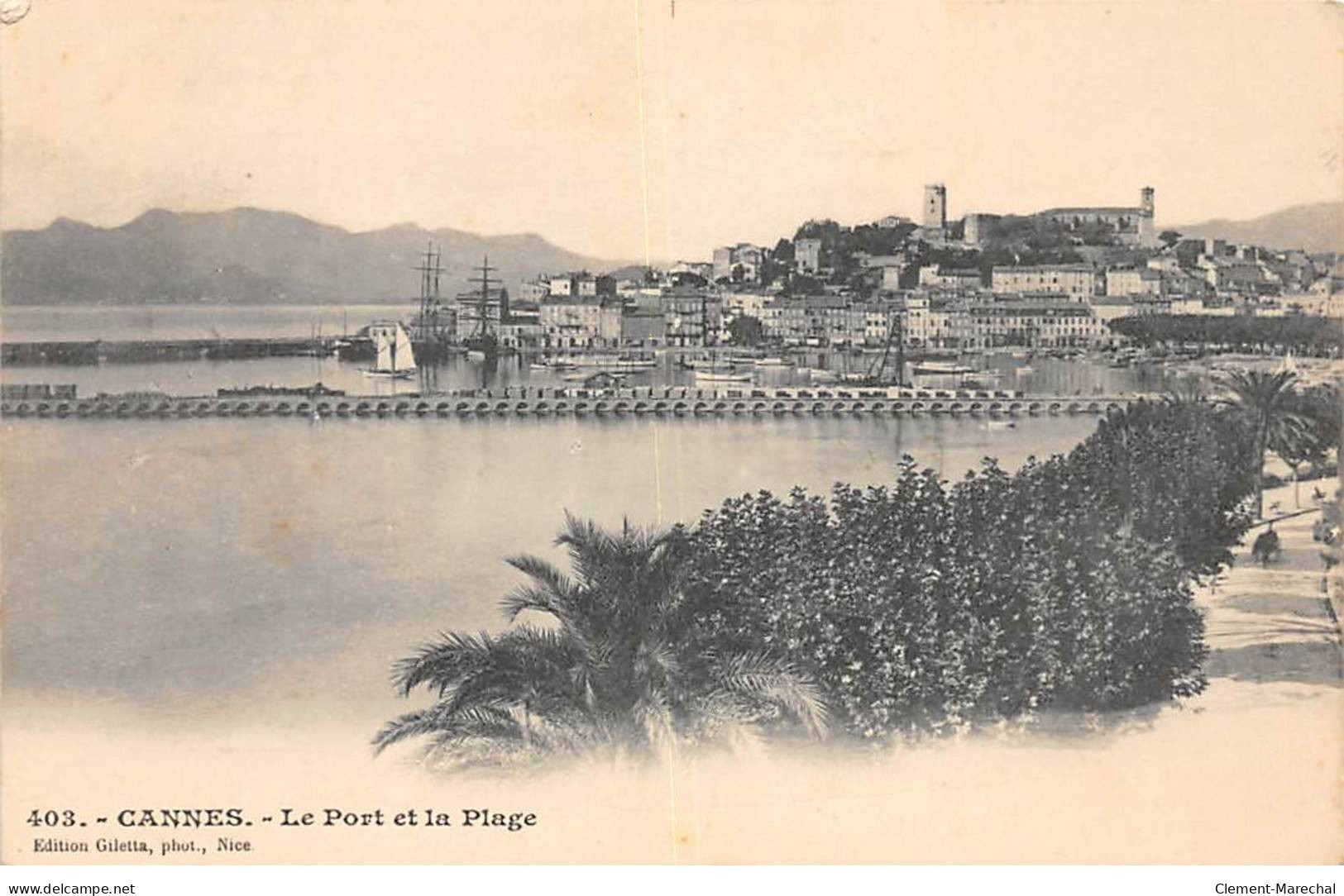 CANNES - Le Port Et La Plage - Très Bon état - Cannes
