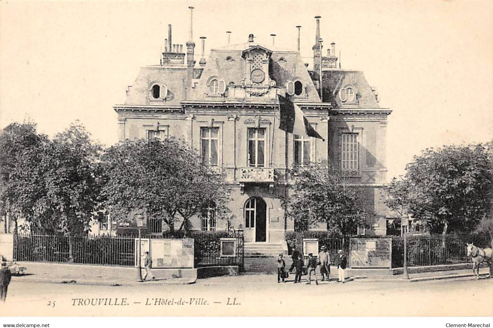TROUVILLE - L'Hôtel De Ville - Très Bon état - Trouville