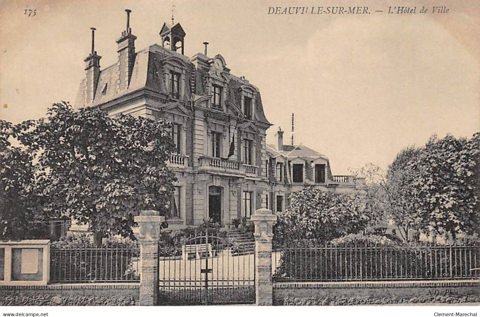 DEAUVILLE SUR MER - L'Hôtel De Ville - Très Bon état - Deauville