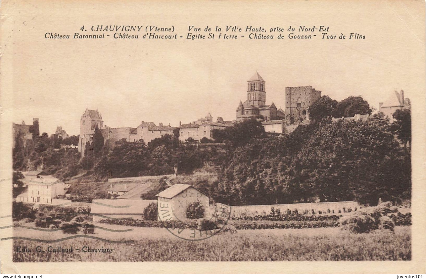 CPA Chauvigny-Vue De La Ville Haute-4-Timbre    L2924 - Chauvigny