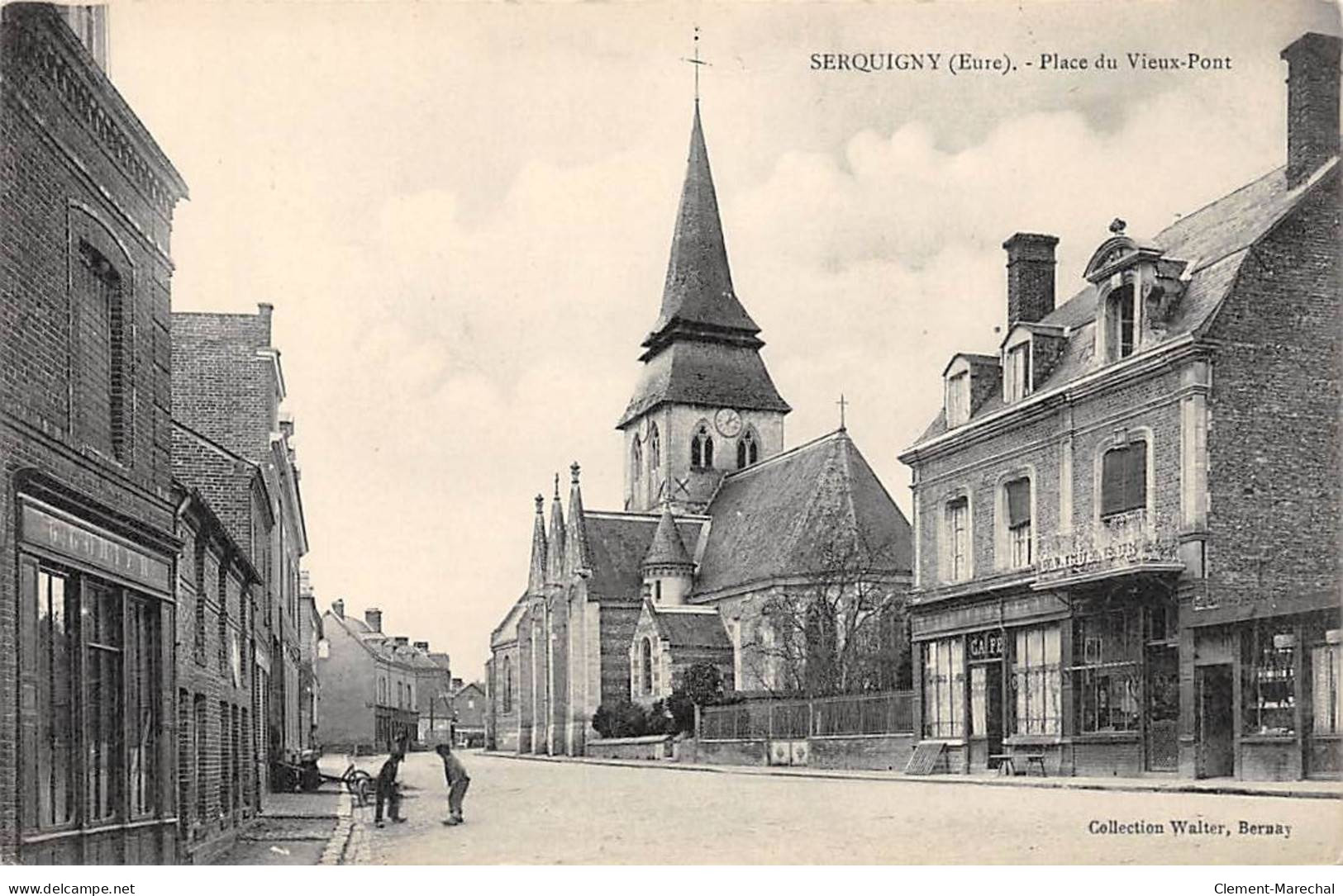 SERQUIGNY - Place Du Vieux Pont - Très Bon état - Serquigny