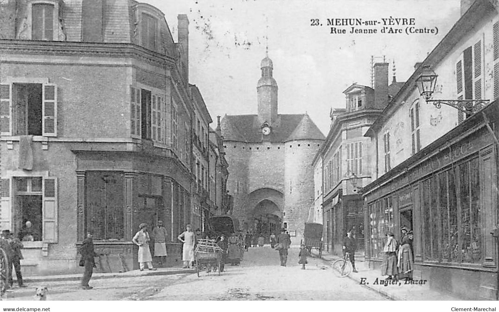 MEHUN SUR YEVRE - Rue Jeanne D'Arc - Très Bon état - Mehun-sur-Yèvre