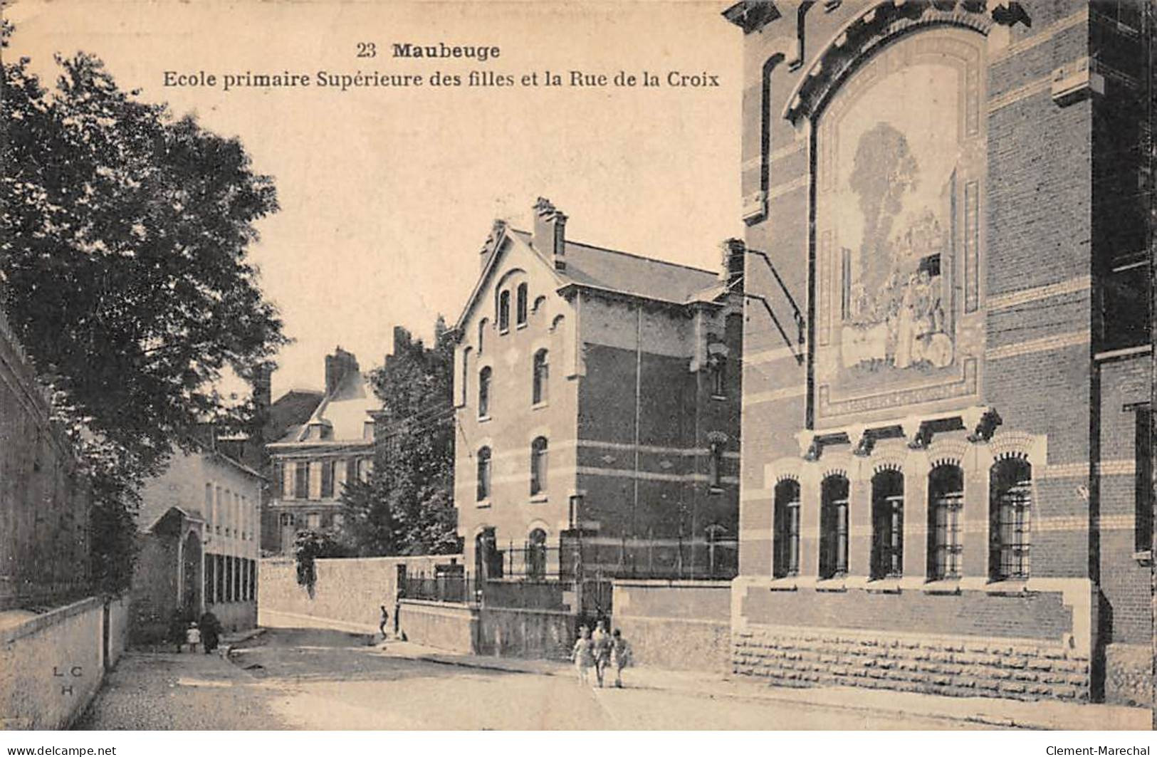 MAUBEUGE - Ecole Primaire Supérieure Des Filles Et La Rue De La Croix - Très Bon état - Maubeuge