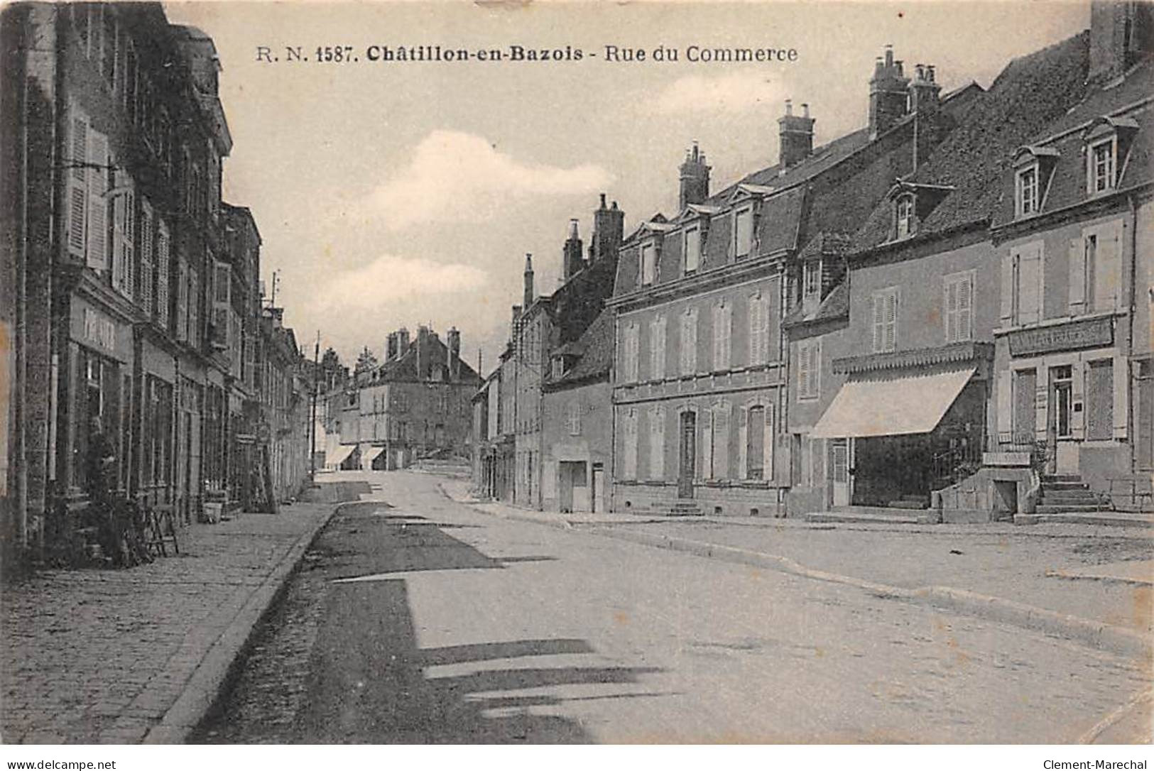 CHATILLON EN BAZOIS - Rue Du Commerce - état - Chatillon En Bazois