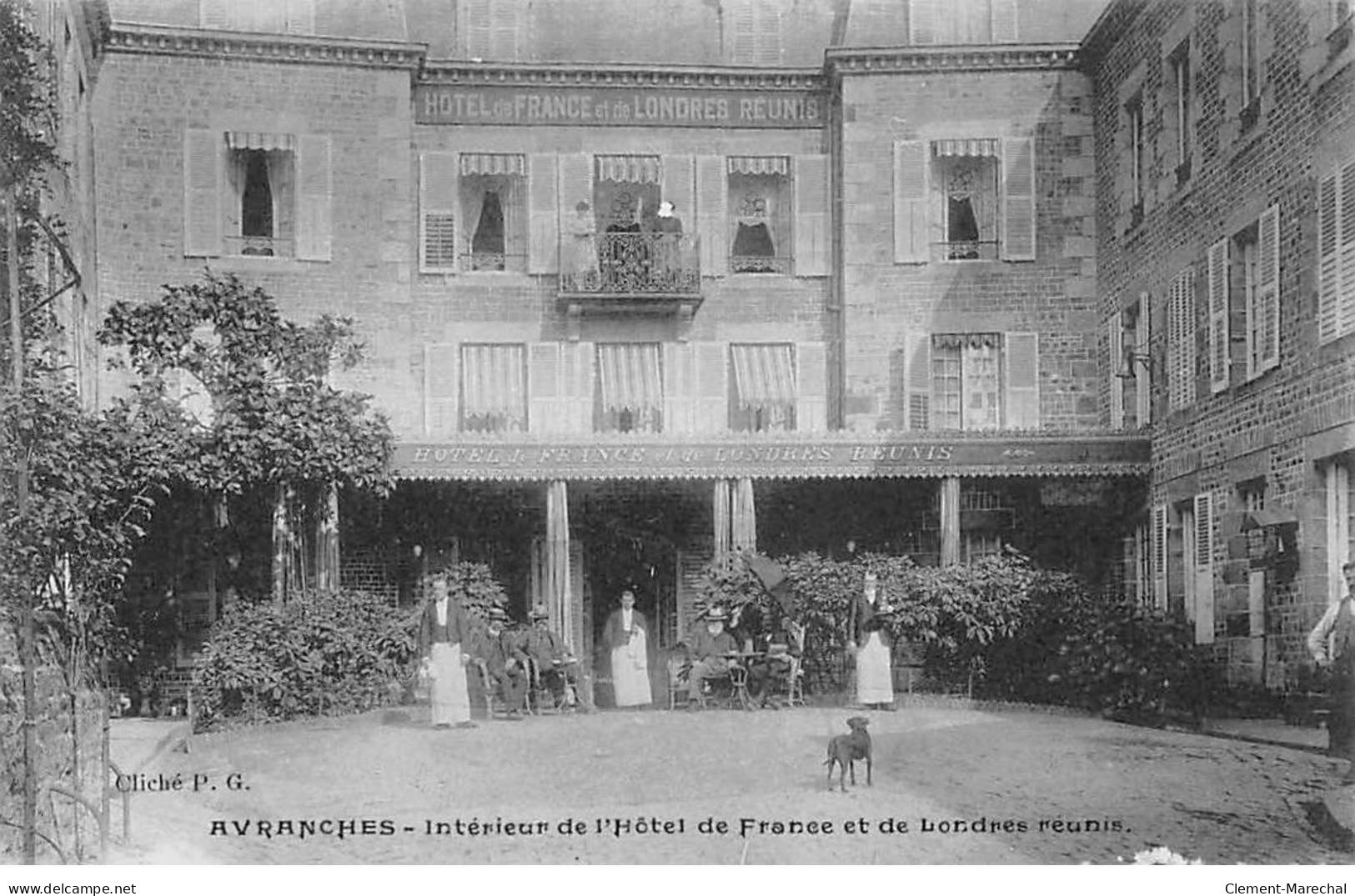 AVRANCHES - Intérieur De L'Hôtel De France Et De Londres Réunis - état - Avranches