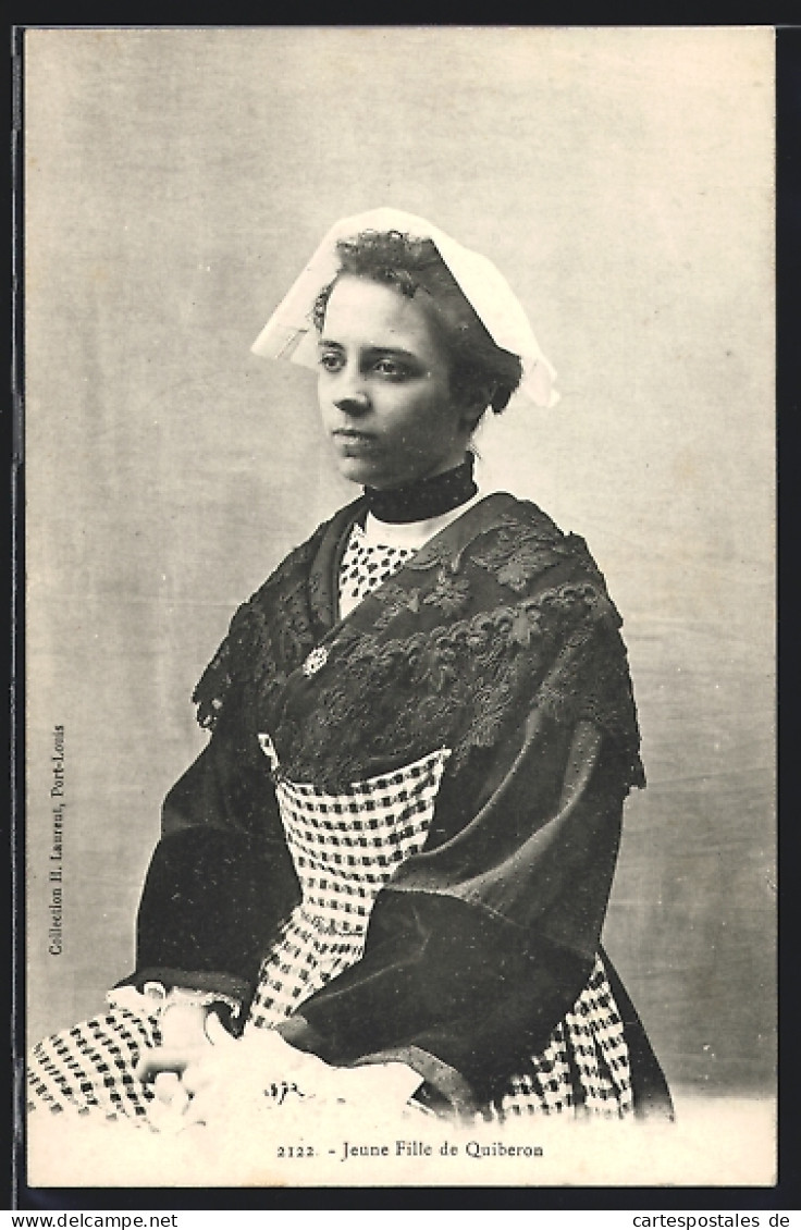 CPA Jeune Fille De Quiberon, En Costume Typique Der Bretagne  - Unclassified