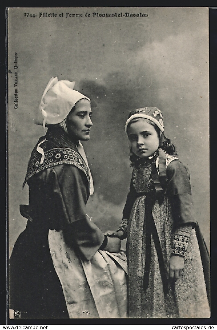 CPA Fillette Et Femme De Plougastel-Daoulas, En Costume Typique Der Bretagne  - Unclassified