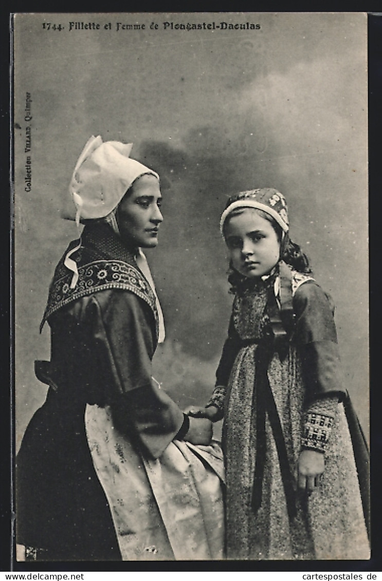 CPA Fillette Et Femme De Plougastel-Daoulas, En Costume Typique Der Bretagne  - Non Classés