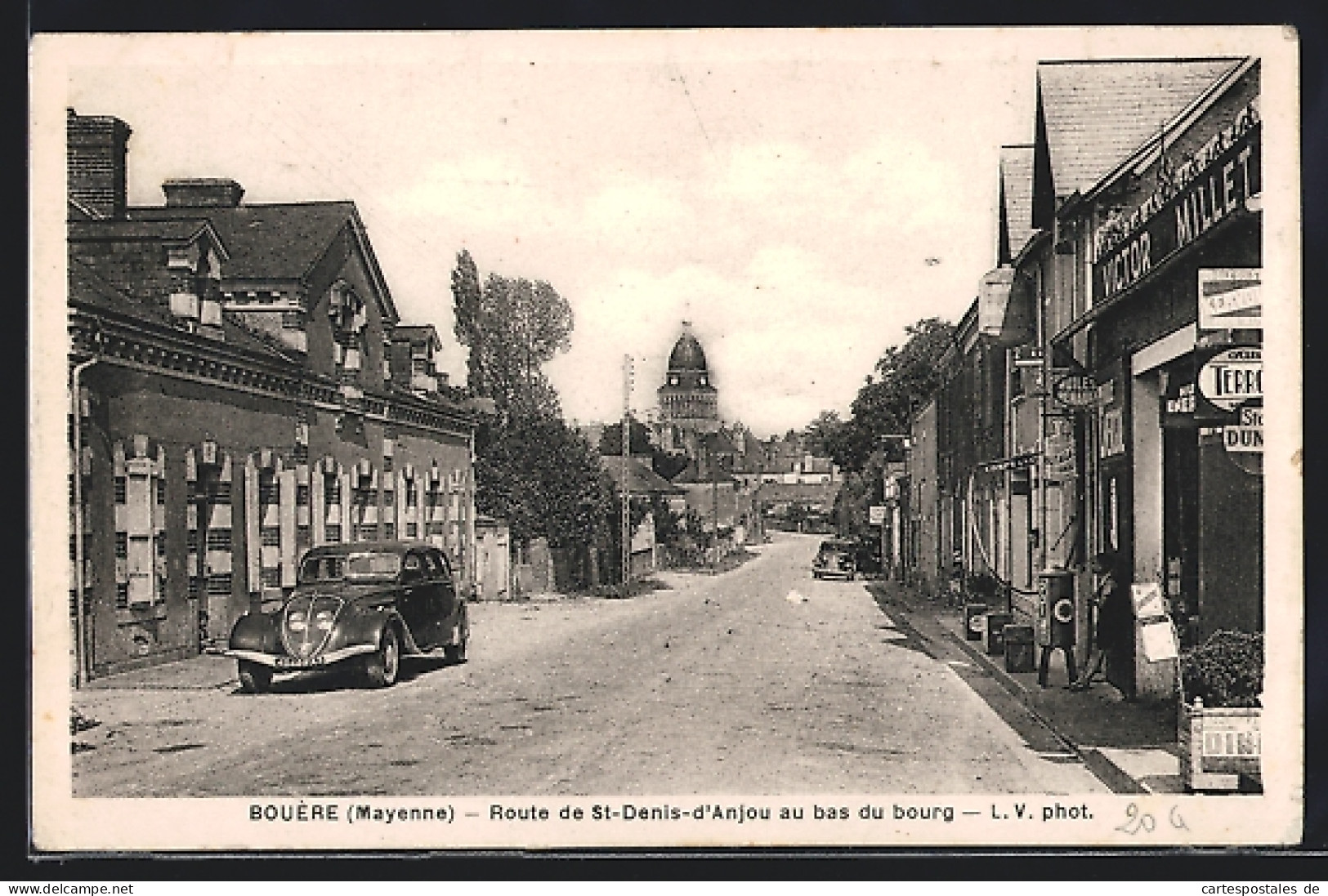 CPA Bouère, Route De St-Denis-d`Anjou Au Bas Du Bourg, Vue De La Rue  - Sonstige & Ohne Zuordnung