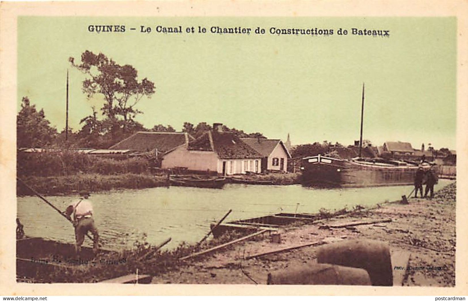 GUINES (62) Le Canal Et Le Chantier De Constructions De Bateaux - Guines