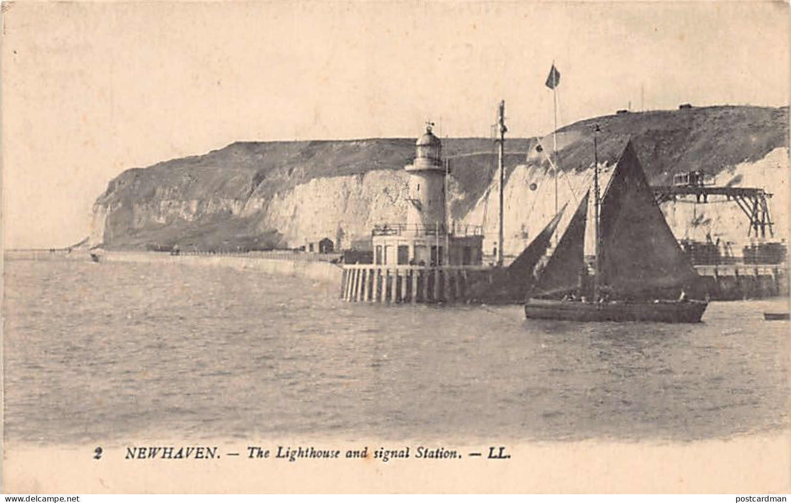 England - Sussex - NEWHAVEN, The Lighthouse And Signal Station, Publisher Levy LL 2 - Sonstige & Ohne Zuordnung