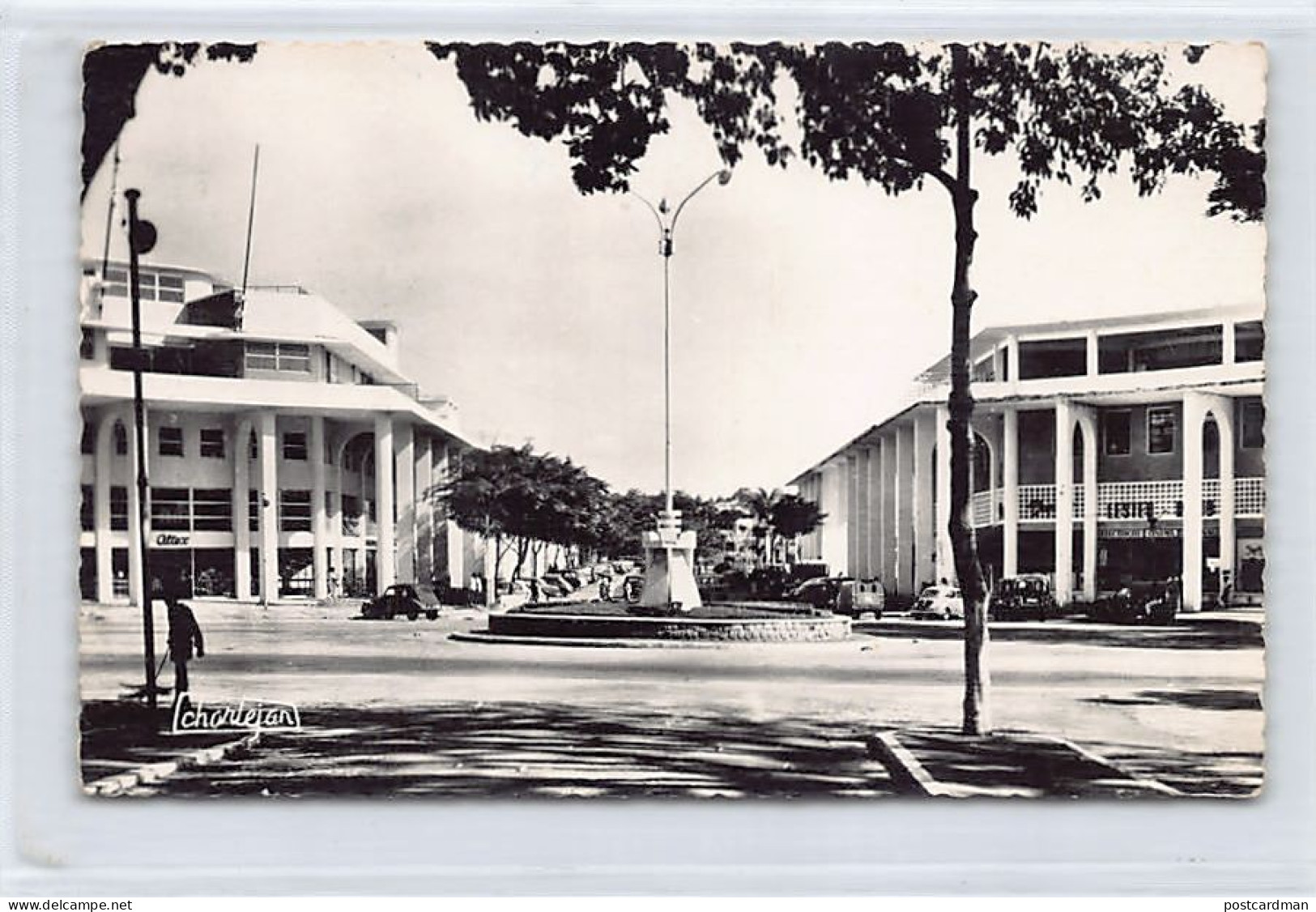 Congo - BRAZZAVILLE - Avenue Foch - Ed. Charlejean 23 - Other & Unclassified