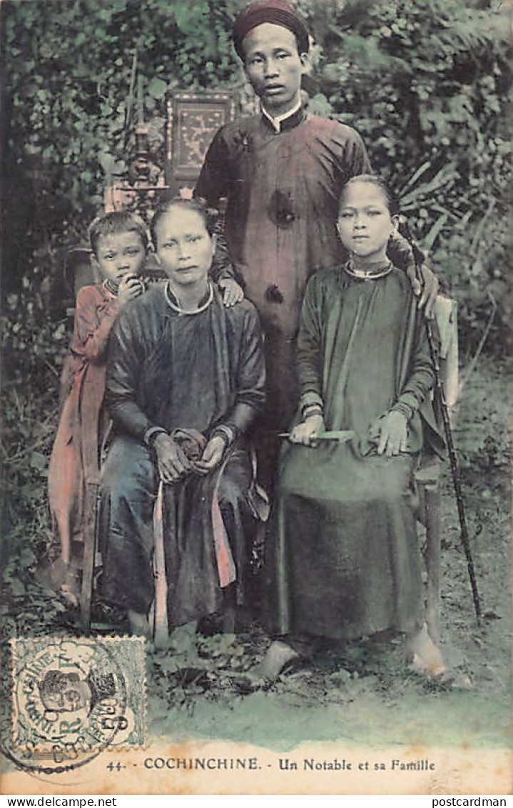 Viet-Nam - Cochinchine - Un Notable Et Sa Famille - Ed. A. F. Decoly 44 Aquarellée - Vietnam