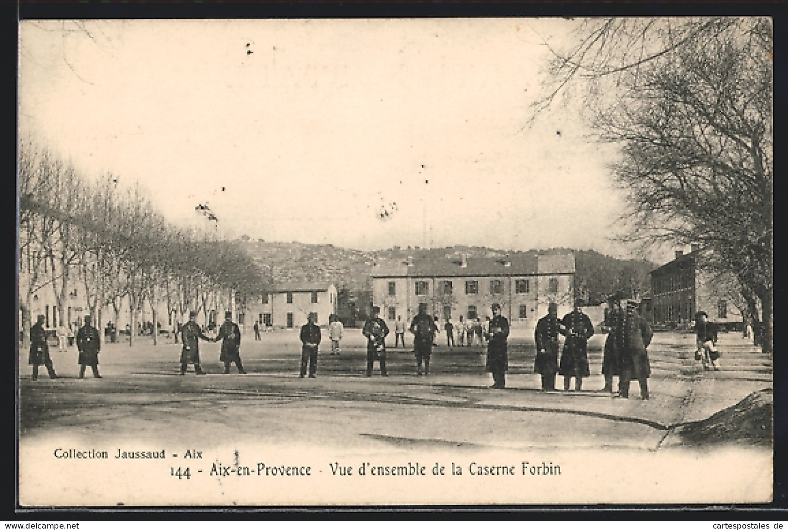 CPA Aix-en-Provence, Vue D`ensemble De La Caserne Forbin  - Aix En Provence