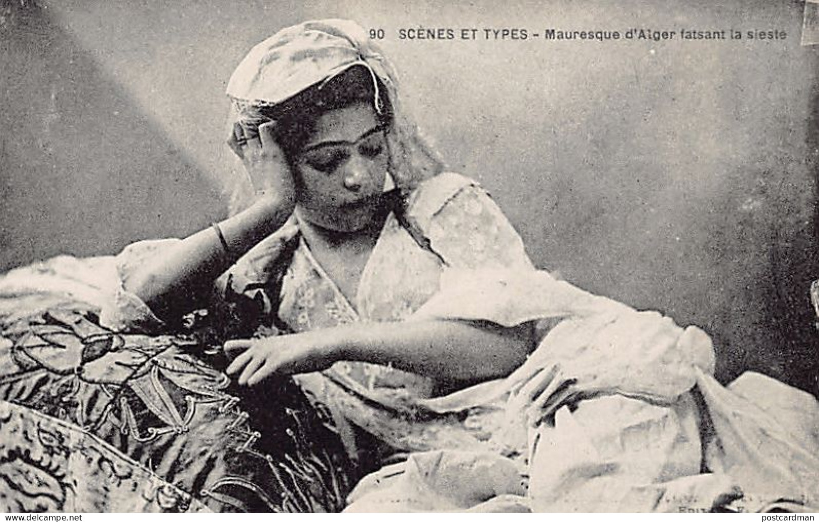 ALGÉRIE - Mauresque D'Alger Faisant La Sieste - Ed. Coll. Id. P.S. 90 - Femmes