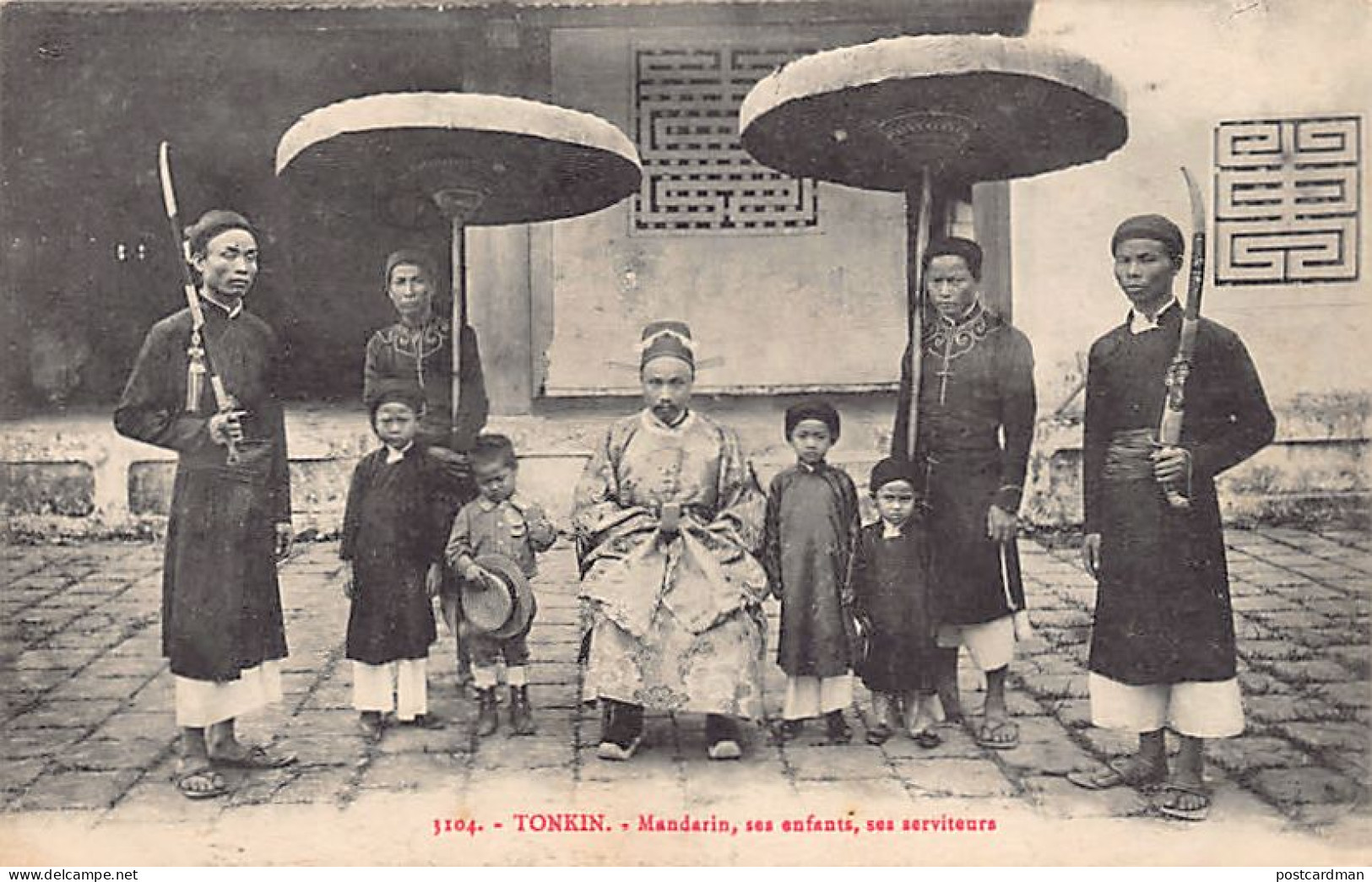 Viet Nam - TONKIN - Mandarin, Ses Enfants, Ses Serviteurs - Ed. Imprimeries Réun - Vietnam