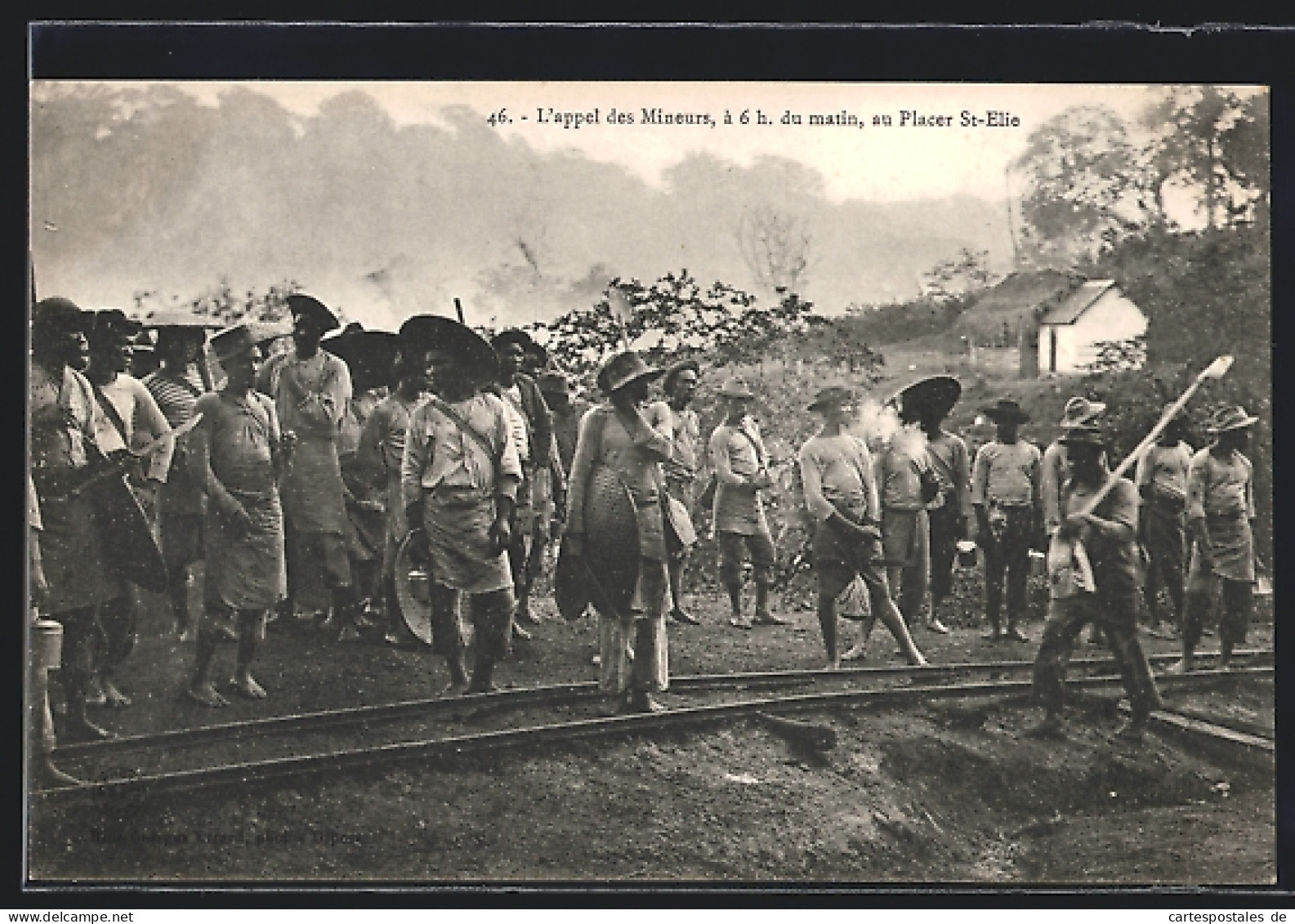 AK Placer St-Elie, Bergleute Beim Morgenappell, Bahnschienen  - Autres & Non Classés