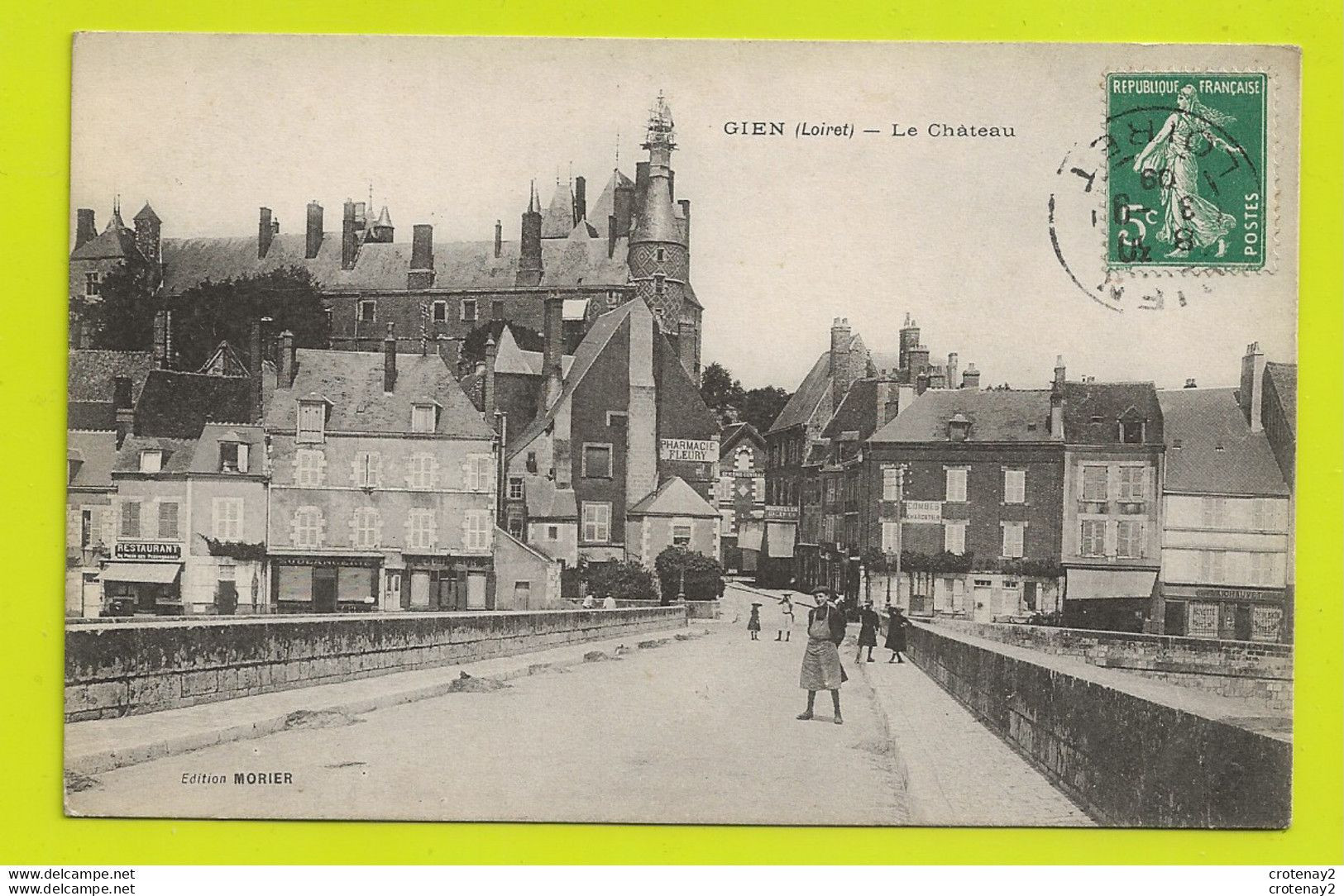 45 GIEN Le Château 1909 VOIR 4 ZOOMS Pharmacie Fleury Charcutier Combes Buvette Chauvet Restaurant VOIR DOS - Gien