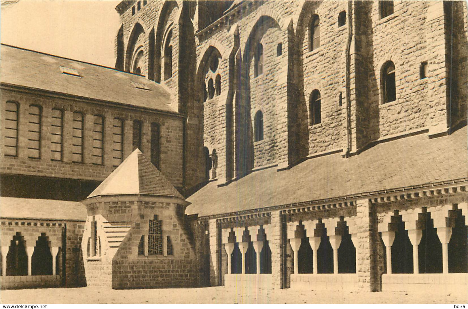 72 SOLESMES Abbaye St Pierre - Solesmes