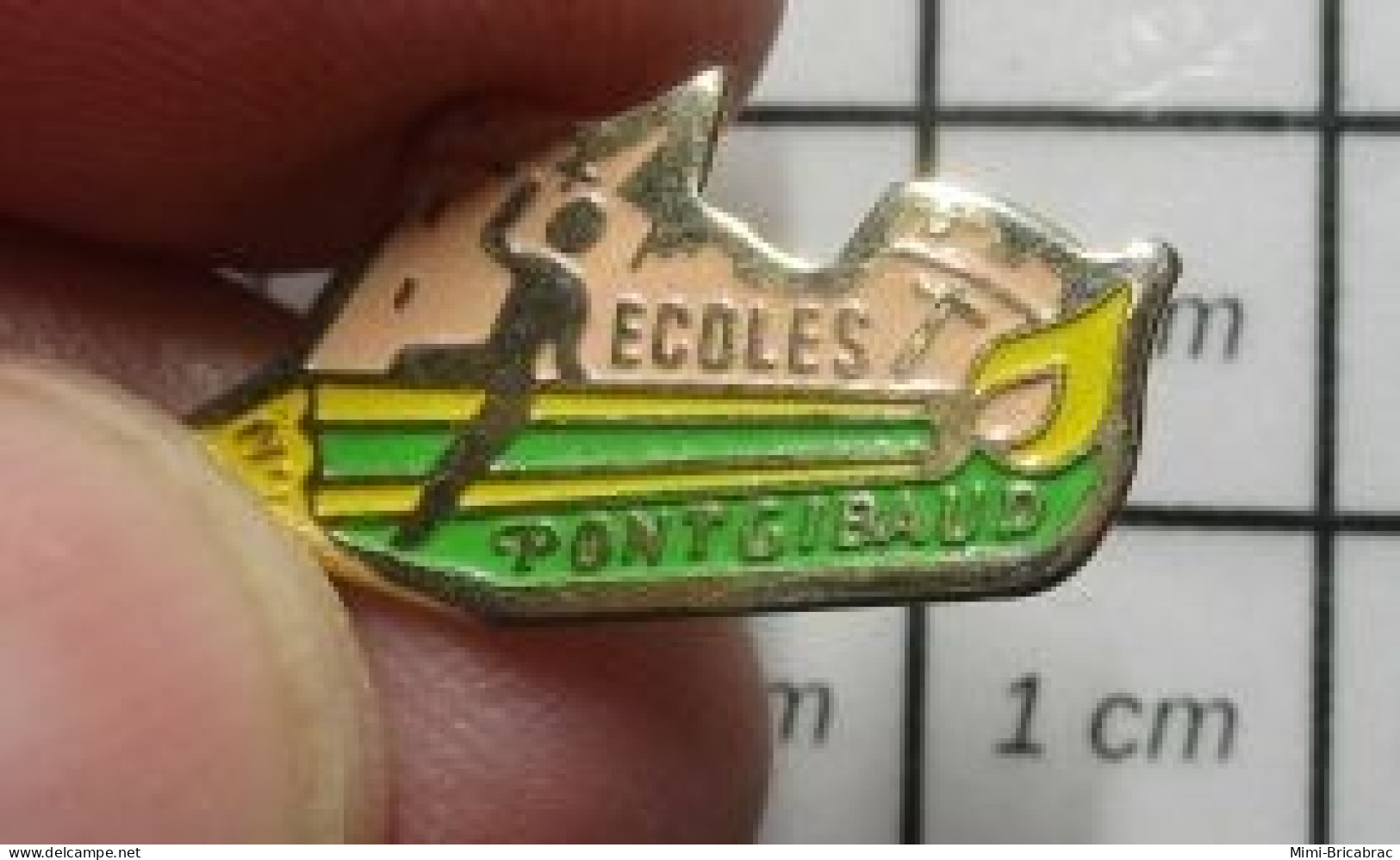912E Pin's Pins / Beau Et Rare / ADMINISTRATIONS / ECOLES PONTGIBAUD CHATEAU BOUGIE ? - Administration