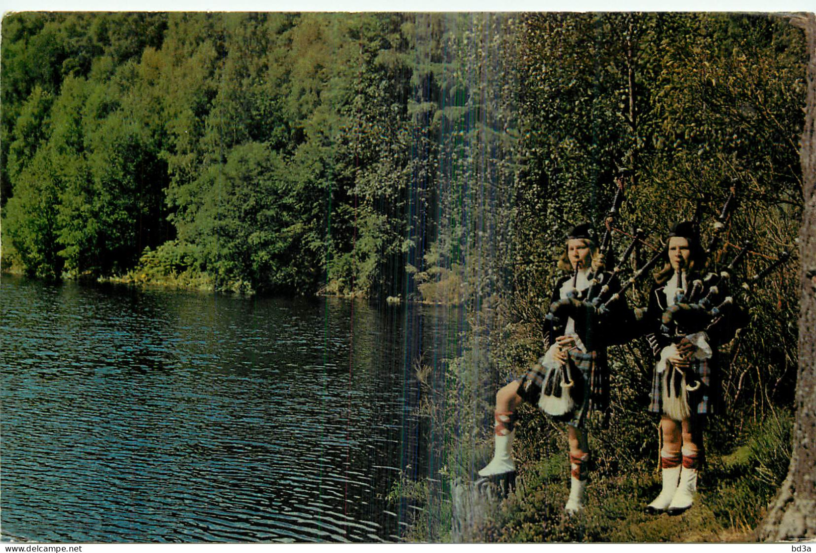 SCOTLAND PITLOCHRY GIRL PIPERS - Autres & Non Classés