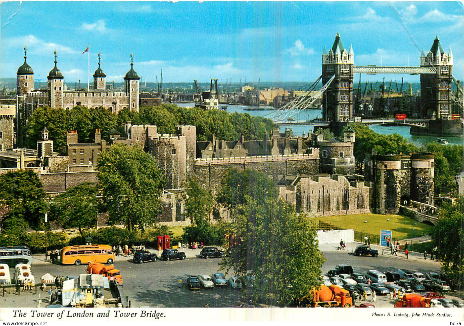 THE TOWER OF LONDON AND TOWER BRIDGE - Tower Of London