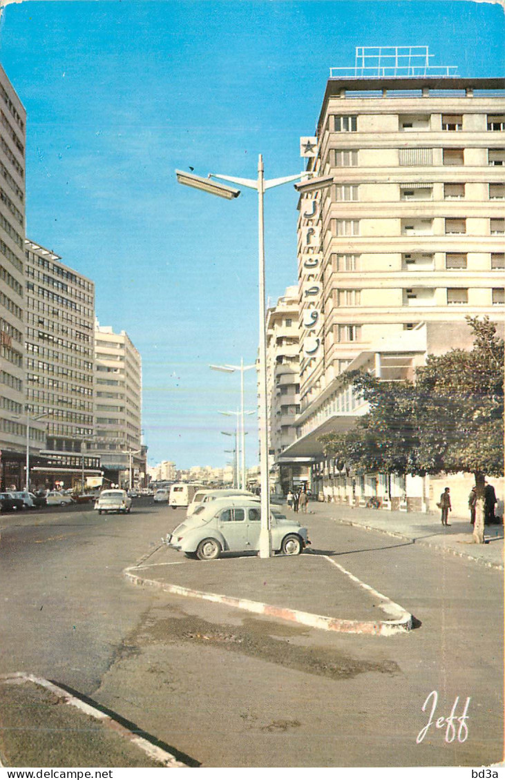 Automobile RENAULT 4CV  - PKW