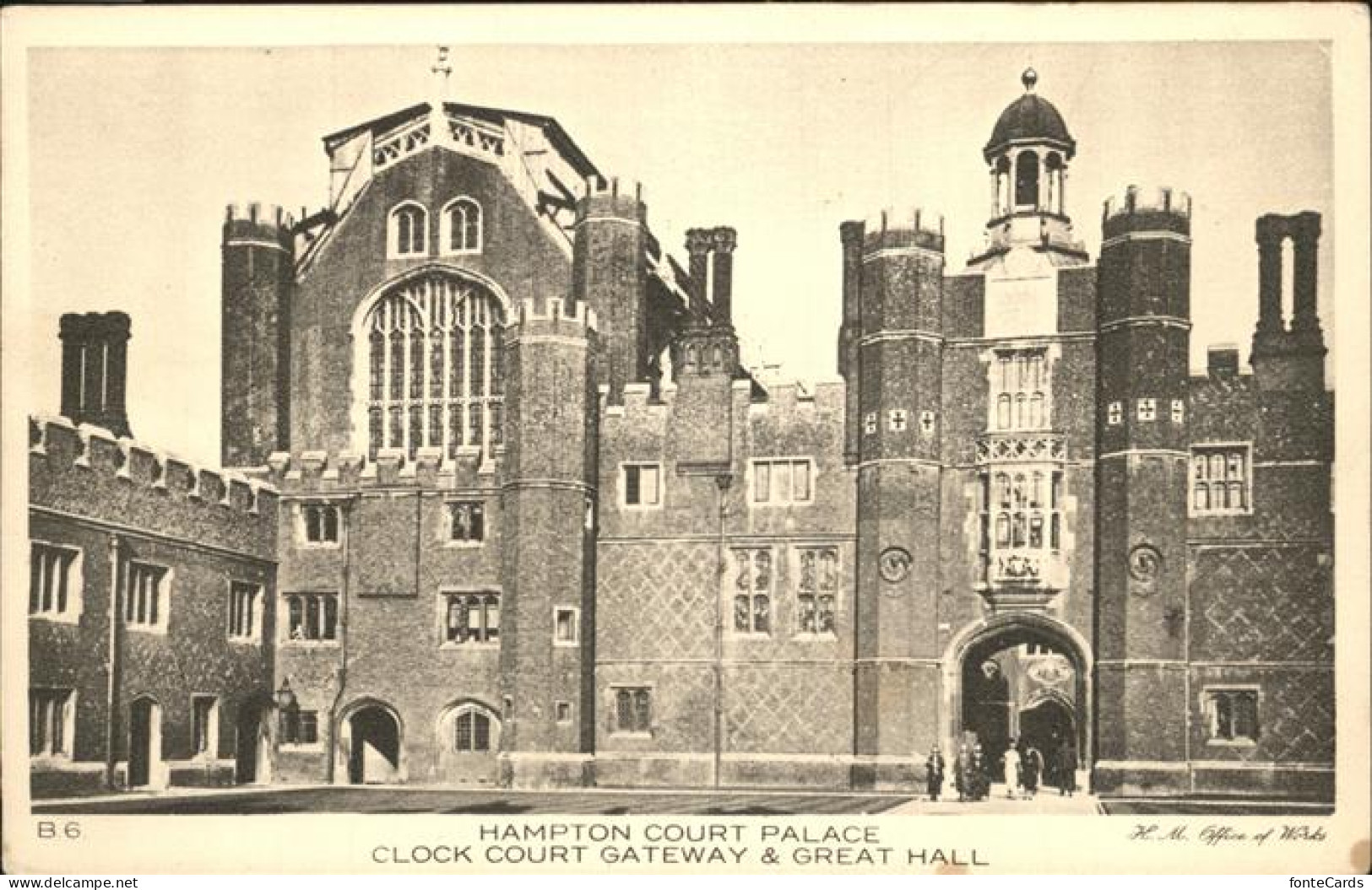 11231787 Hampton Court Palace Clock Court Gateway Great Hall Hampton - Herefordshire