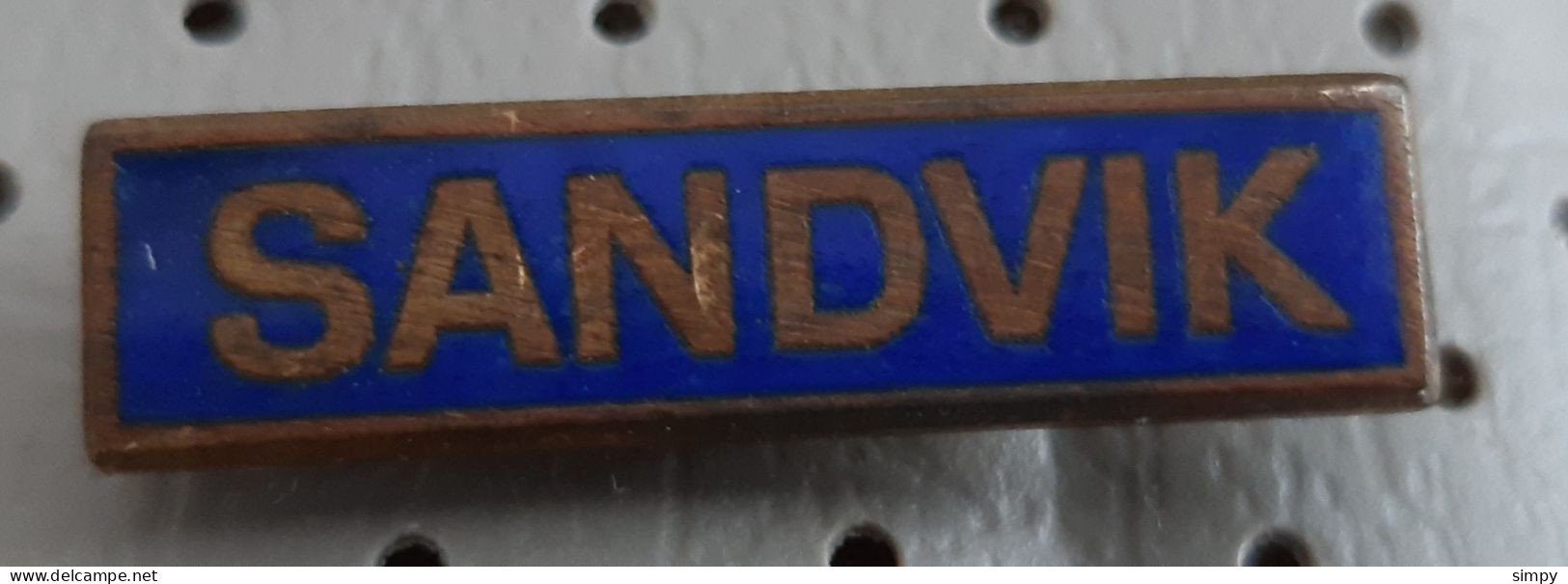 SANDVIK Machinery Tractors, Tool's Vintage Pin - Merken