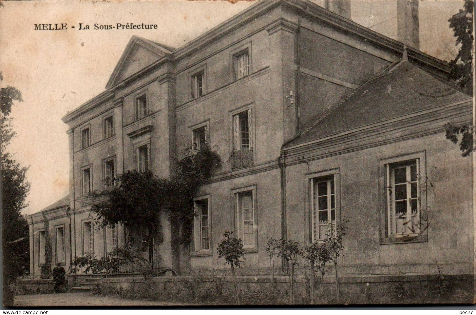 N°2856 W -cpa Melle -la Sous Préfecture- - Melle