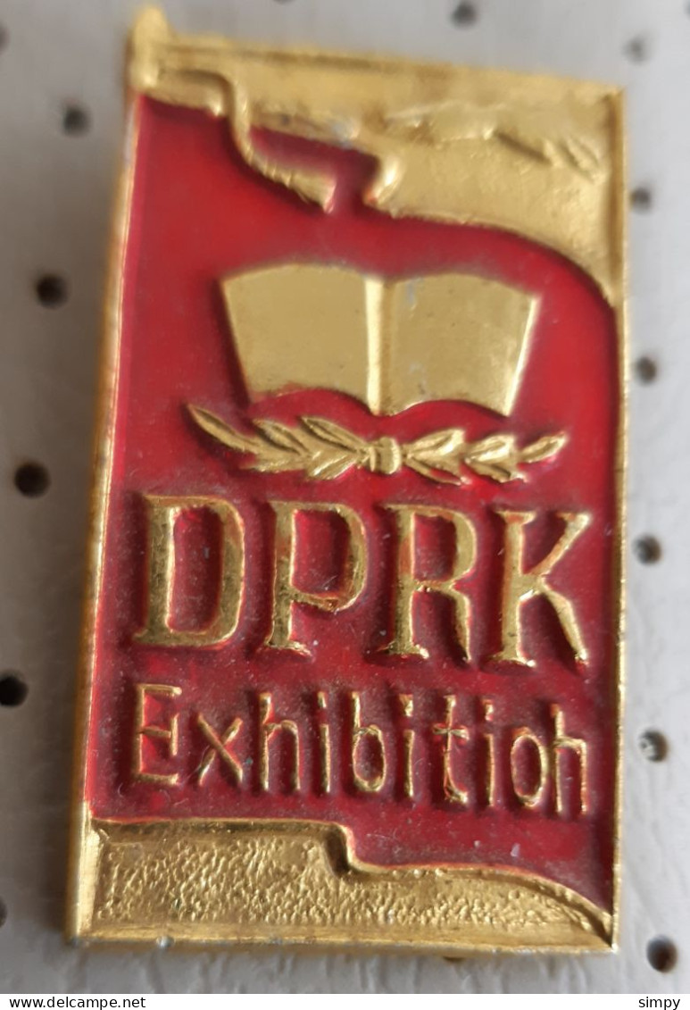DPRK Korea Exibition Coat Of Arms Vintage Pin - Steden