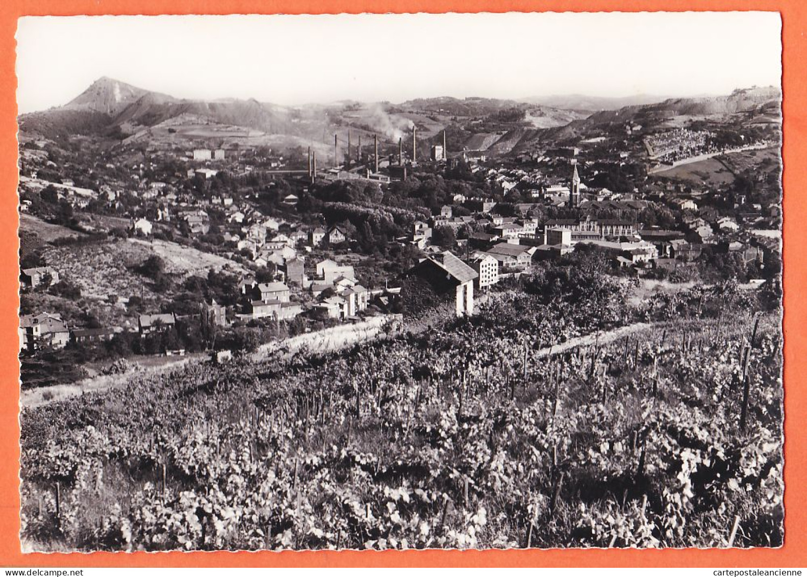 28470 / DECAZEVILLE 12-Aveyron Vue Centre Village Cheminée Mines Charbon 1950s Photo-Bromure BOS Aurillac 1069 - Decazeville