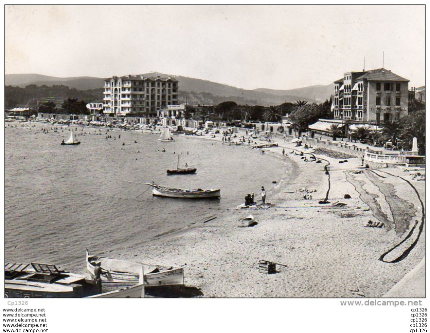 510Bf   83 Le Lavandou Vue De La Plage - Le Lavandou