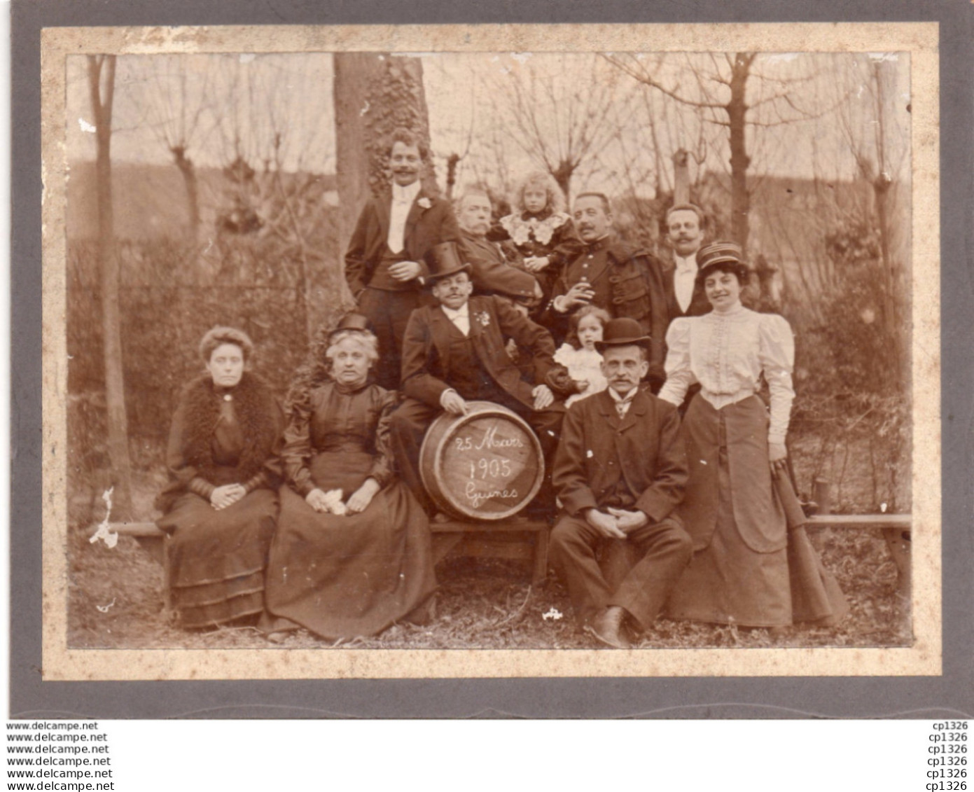 7Mé   62 Guines Grande Photo (19cm X 14cm) Cartonnée Soldat Du 73eme Famille Tonneau  25 Mars 1905 - Guines