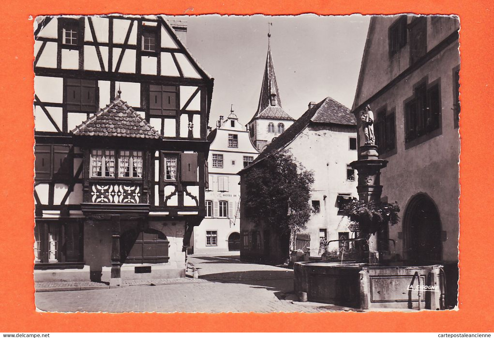 35622 / TURCKHEIM 68-Haut Rhin Place TURENNE 1950s à VILAIN Laverie LADEN Lamotte-Beuvron Photo-Bromure G.F LA CIGOGNE - Turckheim