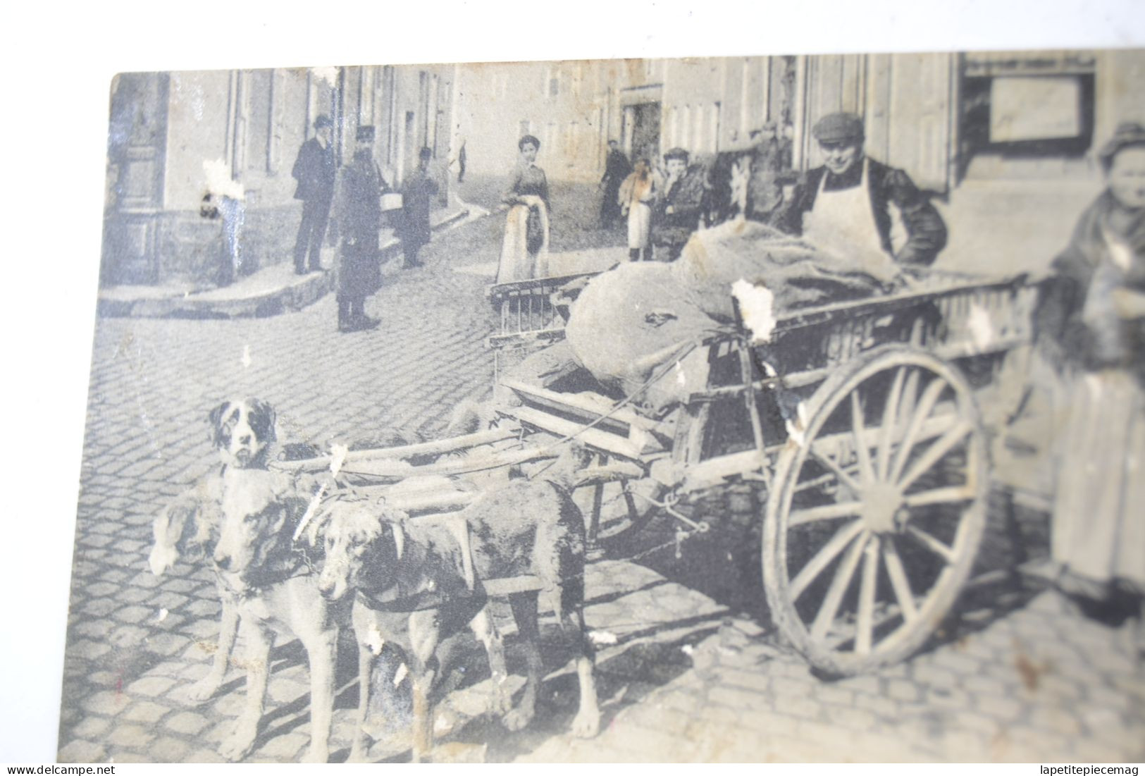 (AD24A) CPA Vallée De La Meuse Givet Attelage De Chiens Ardennais. Mauvais état - Givet