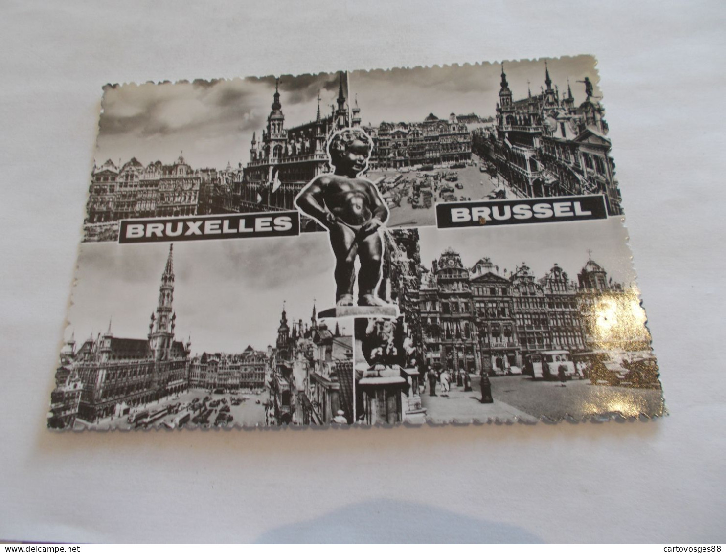 SOUVENIR DE BRUXELLES ( BELGIQUE ) MULTIVUES  4 JOLIES VUES DIFFERENTES DIFFERENTES ANIMEES ET LE MANNEKEN PIS - Panoramische Zichten, Meerdere Zichten