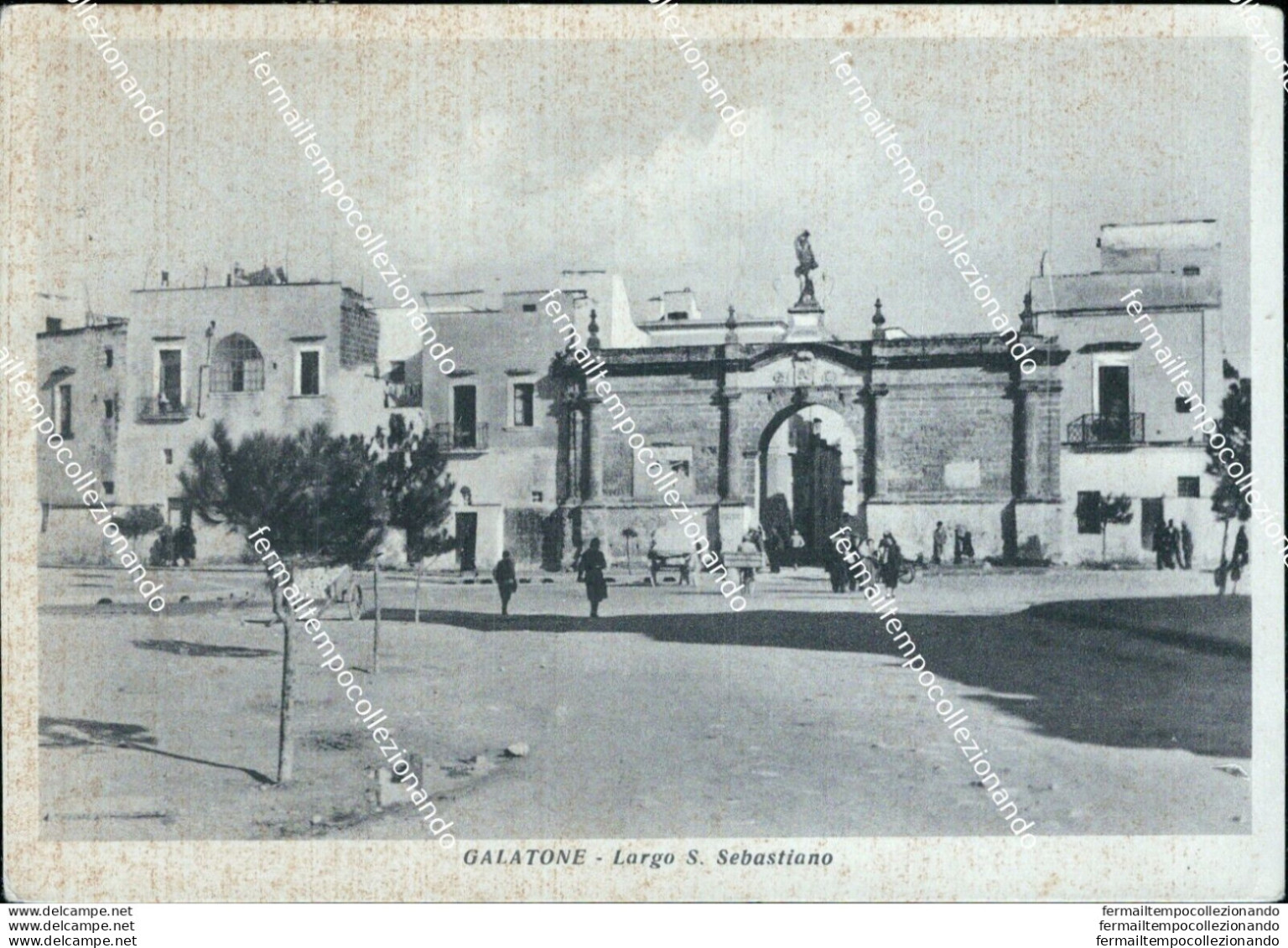 Bi96 Cartolina Galatone Largo S.sebastiano Provincia Di Lecce - Lecce